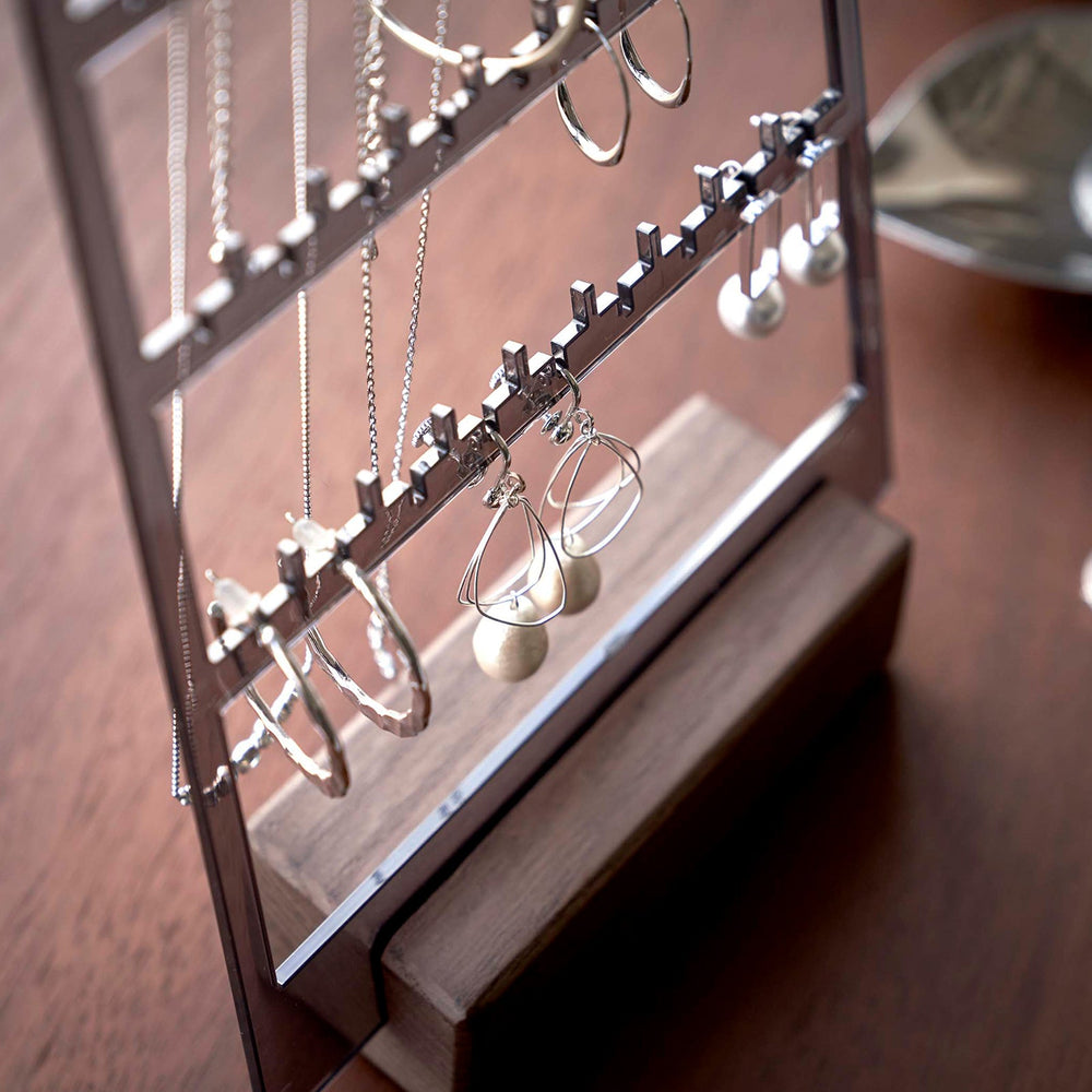 
                      
                        RIN Jewelry Organizer
                      
                    