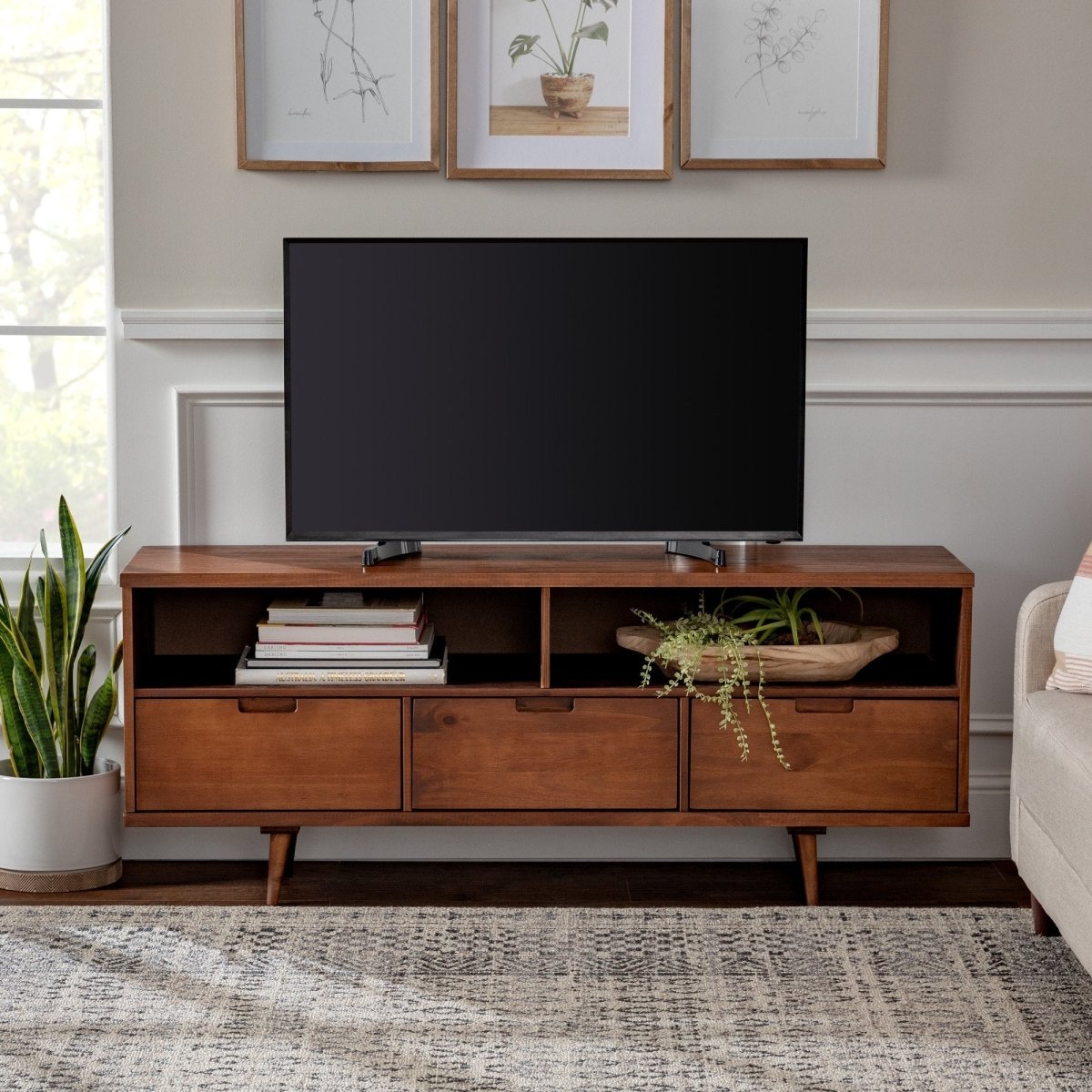 Walker Edison Ivy 3 - Drawer Solid Wood TV Console