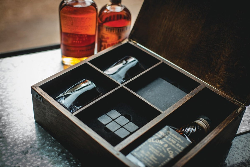 
                      
                        Picnic Time Family of Brands Whiskey Box Gift Set - lily & onyx
                      
                    