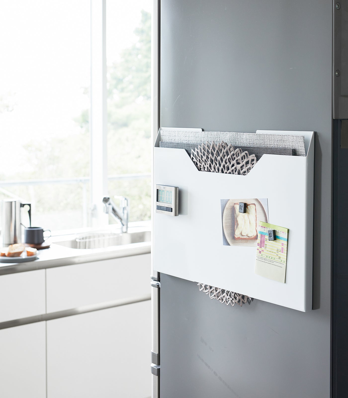 Magnetic Placemat Organizer