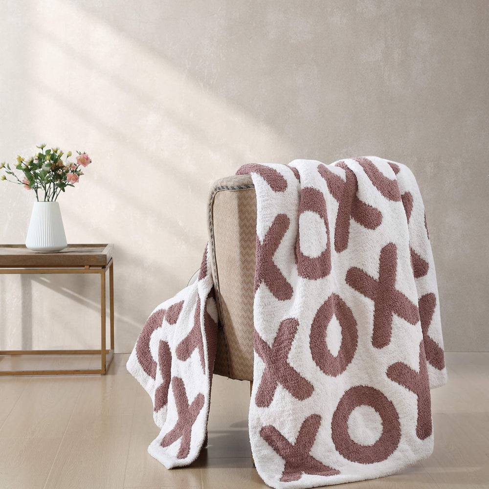 
                      
                        Sunday Citizen XOXO Throw - lily & onyx
                      
                    