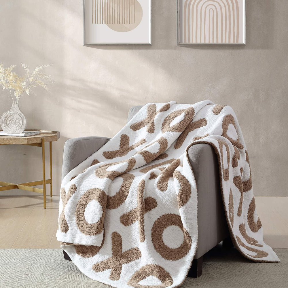 
                      
                        Sunday Citizen XOXO Throw - lily & onyx
                      
                    