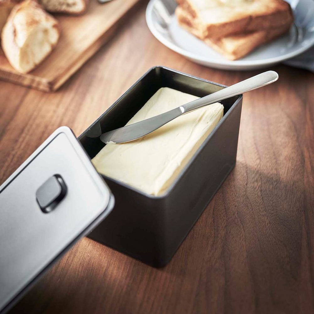 
                      
                        Vacuum-Sealing Butter Dish
                      
                    