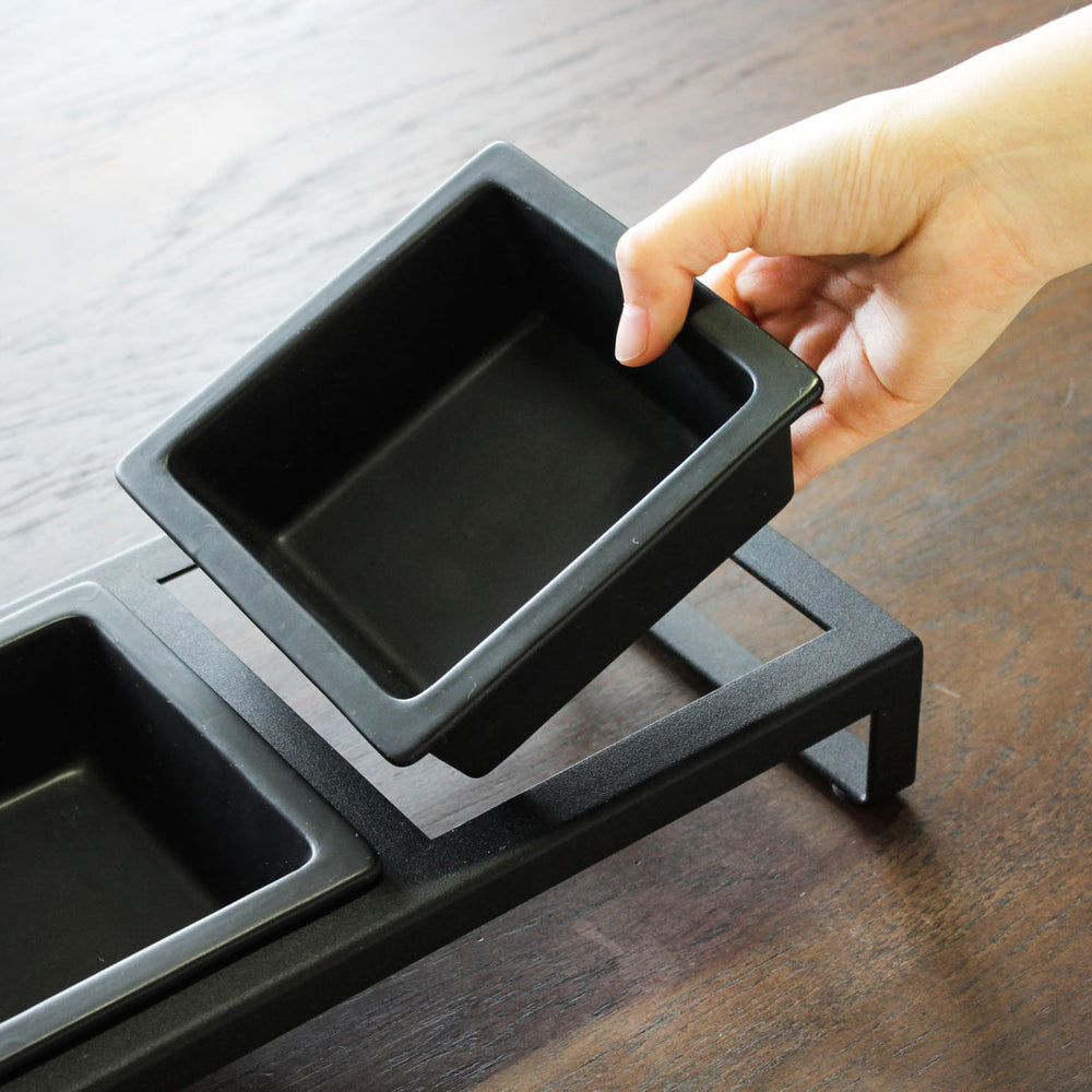 
                      
                        Pet Food Bowl
                      
                    