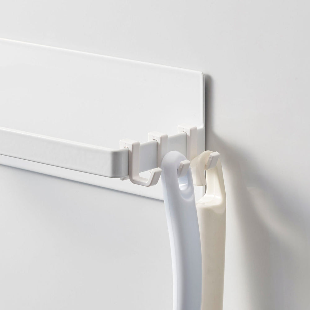 
                      
                        Magnetic Clothes Hanger Organizer
                      
                    