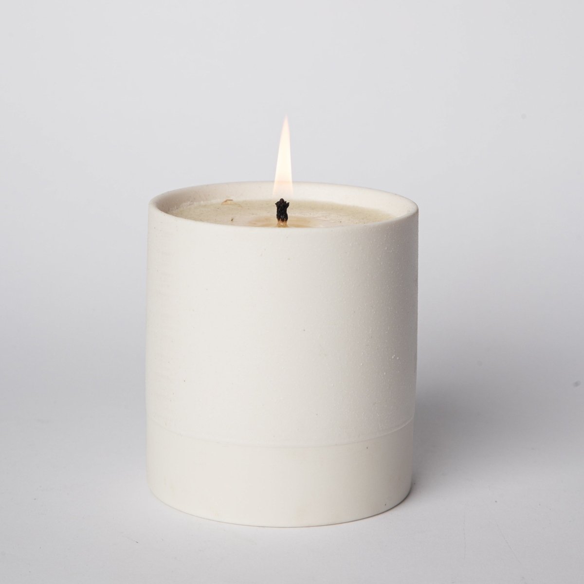 Porto Boutique 112 - Soy Wax Scented Candle - lily & onyx