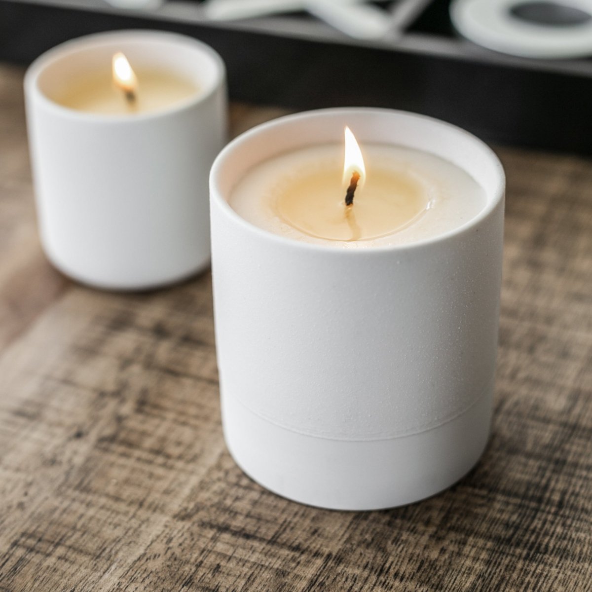 Load image into Gallery viewer, Porto Boutique 112 - Soy Wax Scented Candle - lily &amp;amp; onyx

