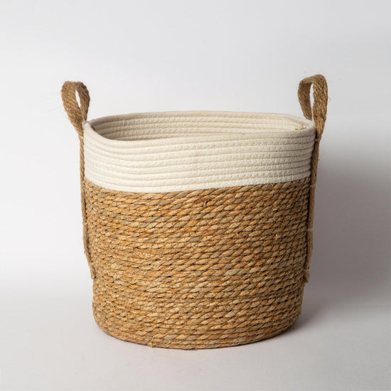 Load image into Gallery viewer, Porto Boutique 819 - Seagrass Basket With Handles - lily &amp;amp; onyx
