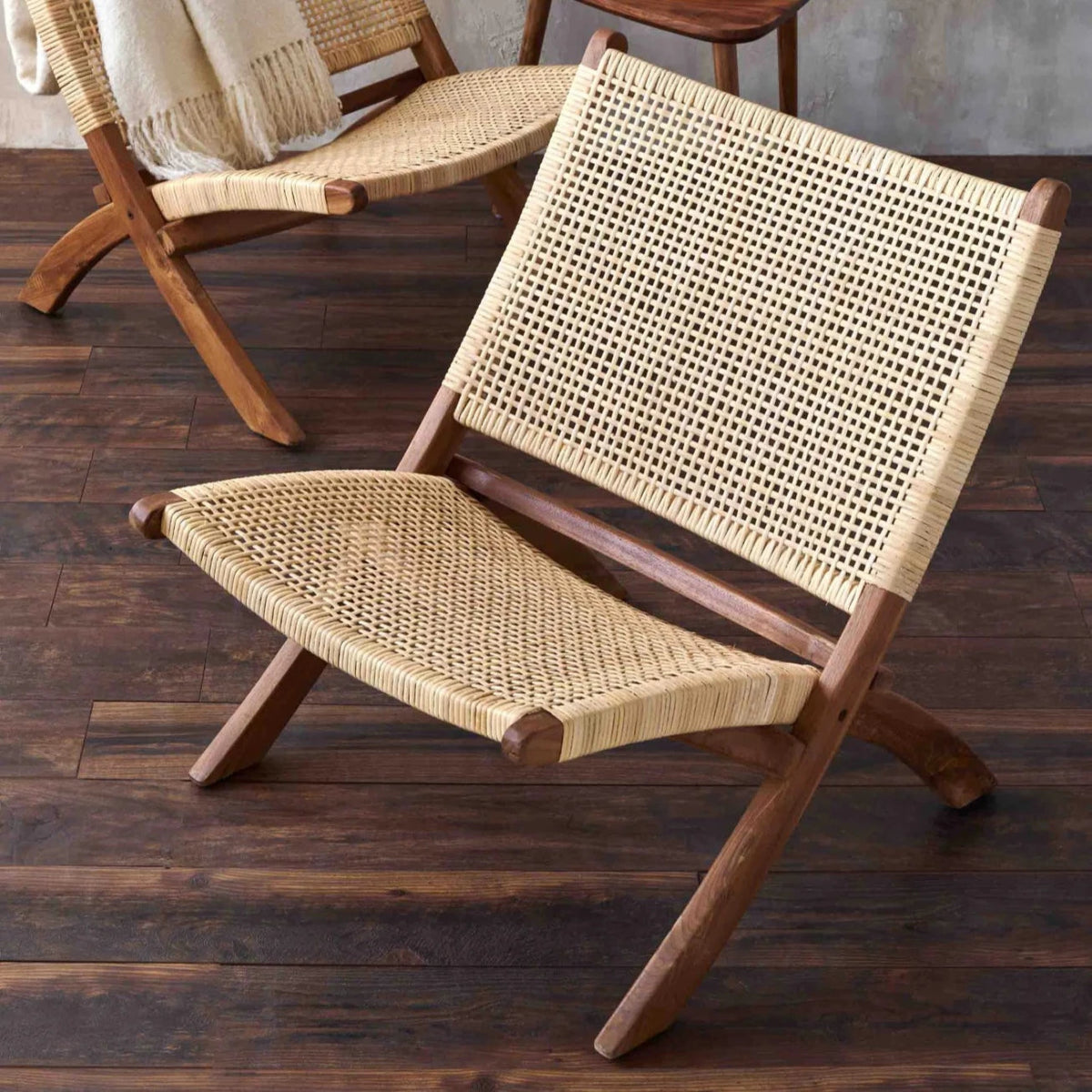 texxture Alta Woven Teak Rattan Folding Lounge Chair lily onyx