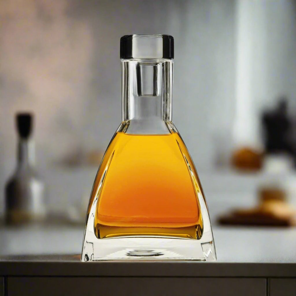 
                      
                        TRUE Apex™ Glass Decanter - lily & onyx
                      
                    