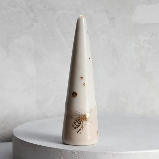 Apricity Ceramics Apricity Ceramics Drops of Honey Bee Ring Cone - lily & onyx