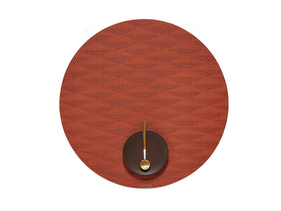 Load image into Gallery viewer, Chilewich Arrow Round Placemat - lily &amp;amp; onyx
