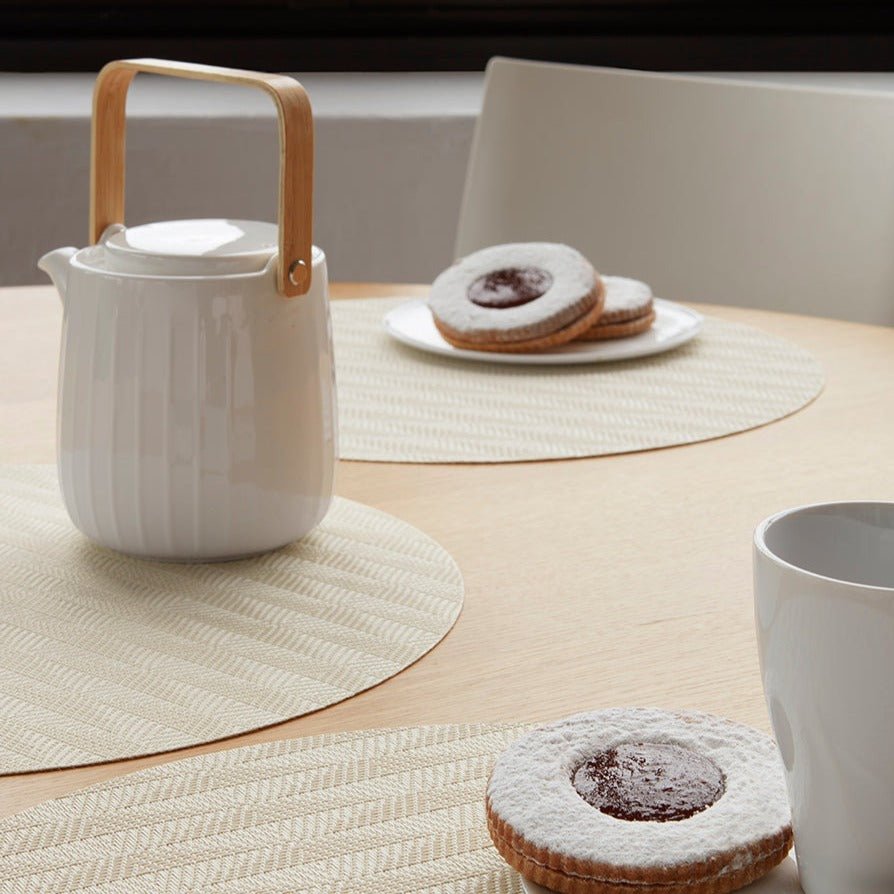 
                      
                        Chilewich Arrow Round Placemat - lily & onyx
                      
                    