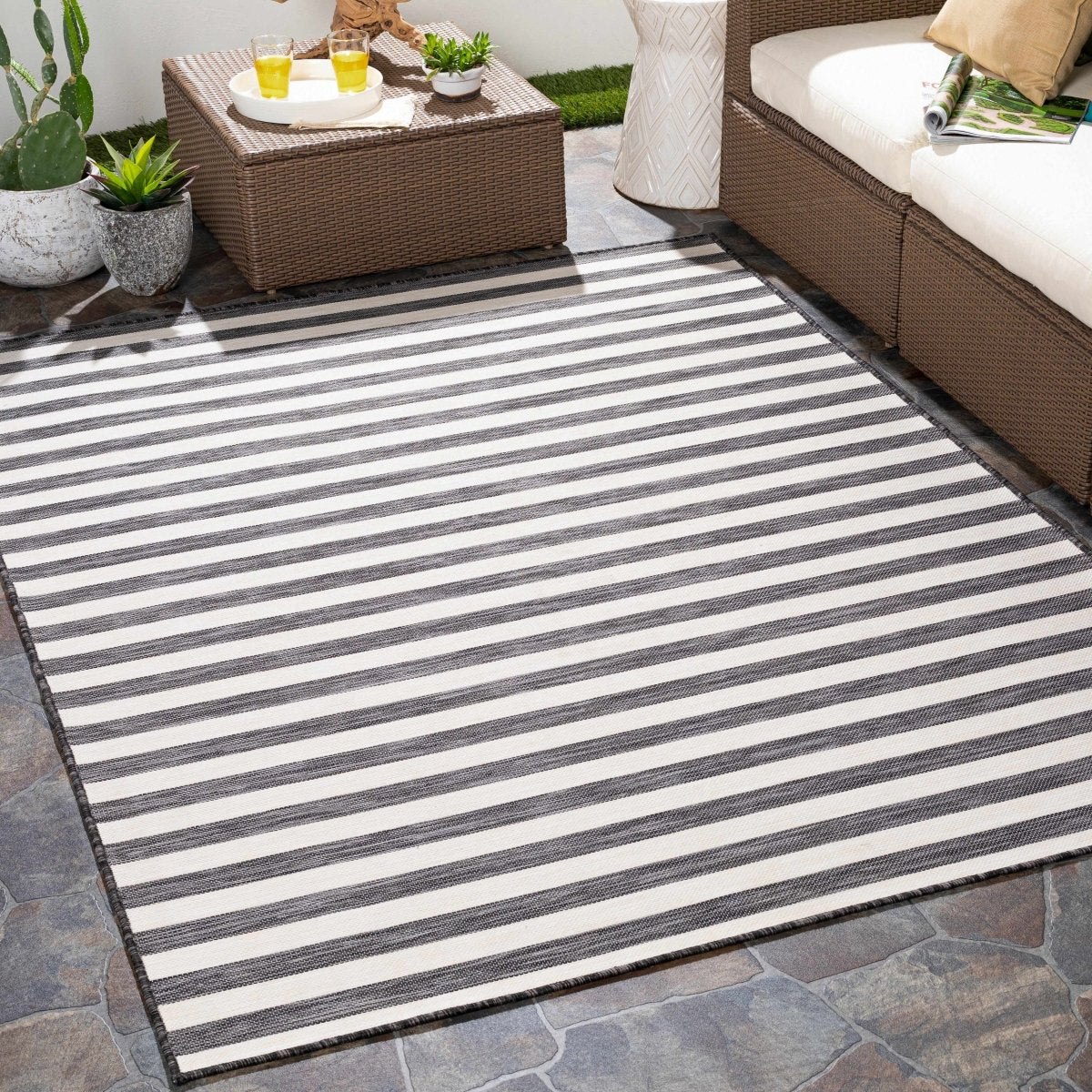 Hauteloom Djugun Outdoor Rug - 2'7 x 10' Runner