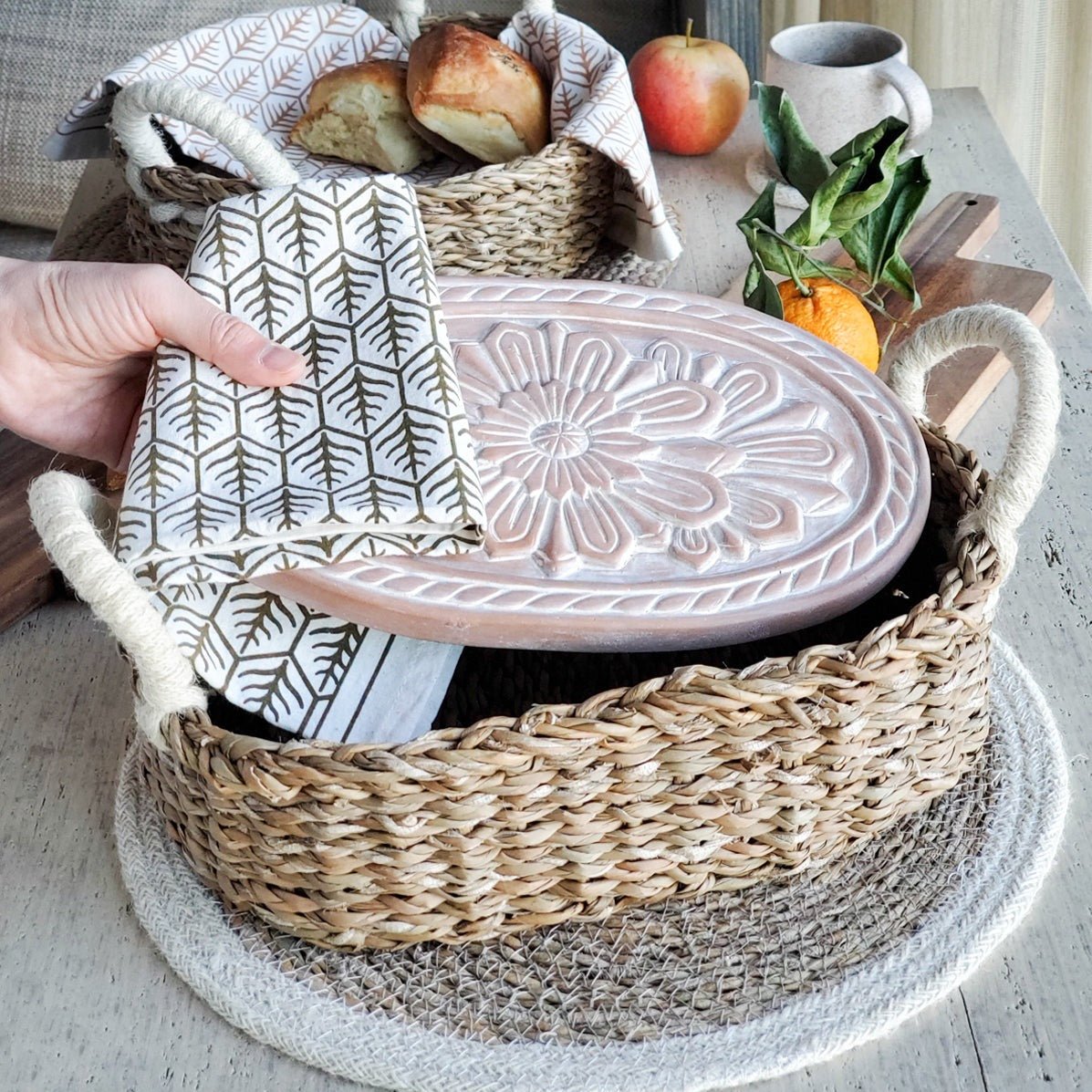 KORISSA Bread Warmer & Basket - Flower - lily & onyx