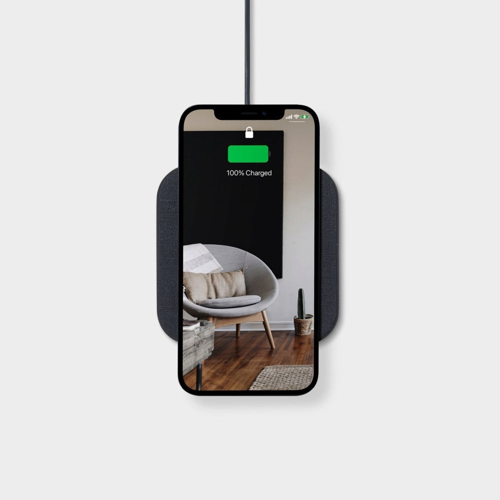 
                      
                        Courant Catch: 1 Essentials Single Device Wireless Charger in Belgian Linen - lily & onyx
                      
                    