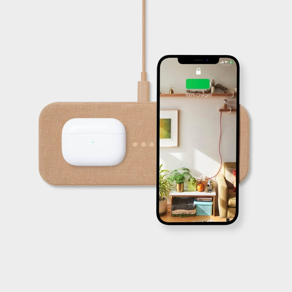 
                      
                        Courant Catch: 2 Essentials Multi Device Wireless Charger in Belgian Linen - lily & onyx
                      
                    