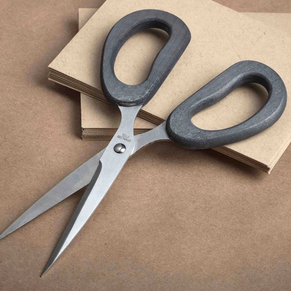 
                      
                        texxture Cokala™ Scissors - lily & onyx
                      
                    