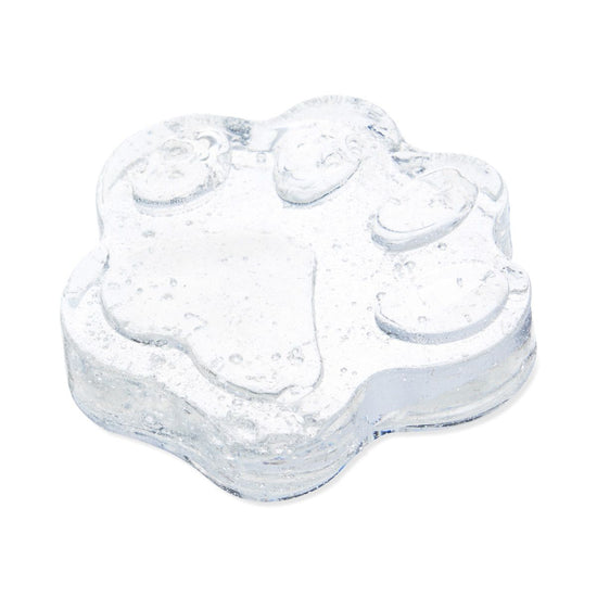 https://lilyandonyx.com/cdn/shop/products/cold-feet-animal-paws-silicone-ice-cube-tray-787591_550x.jpg?v=1683795773