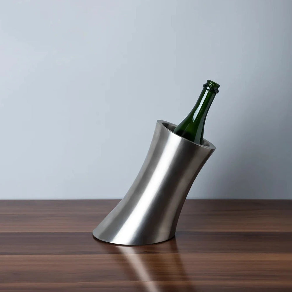 
                      
                        Viski Convex Bottle Chiller - lily & onyx
                      
                    