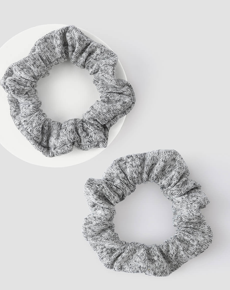 Load image into Gallery viewer, Sunday Citizen Cosset Scrunchie Set - lily &amp;amp; onyx
