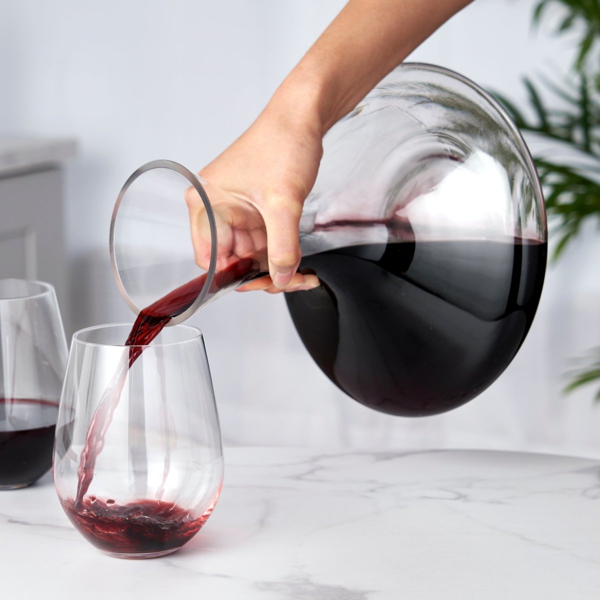 Load image into Gallery viewer, TRUE Ellipse™ Traditional Decanter - lily &amp;amp; onyx
