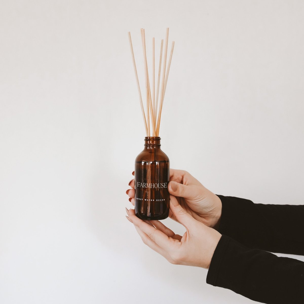 Sweet Water Decor Farmhouse Amber Reed Diffuser - lily & onyx