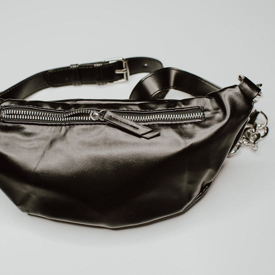 Denim & Daisy Faux Leather Chain Fanny Pack, Black - lily & onyx