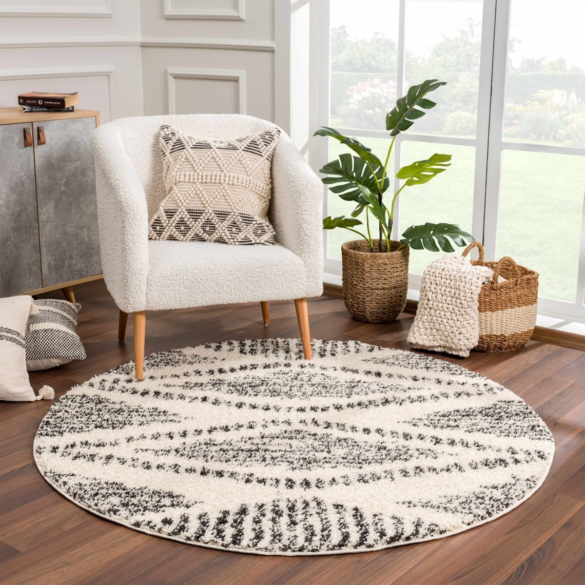 Load image into Gallery viewer, Hauteloom Fishhook Area Rug - lily &amp;amp; onyx
