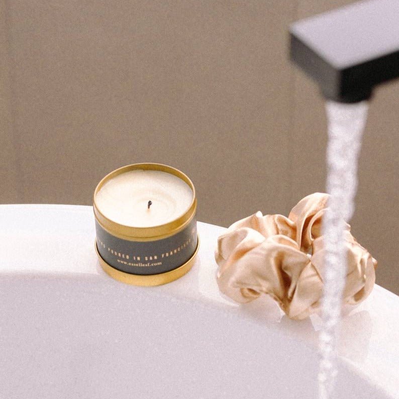 
                      
                        esselleSF Geranium Sandalwood | 5 Oz Travel Tin Candle | Ylang Ylang, Bamboo, Palm, Geranium, Jasmine, Sandalwood - lily & onyx
                      
                    