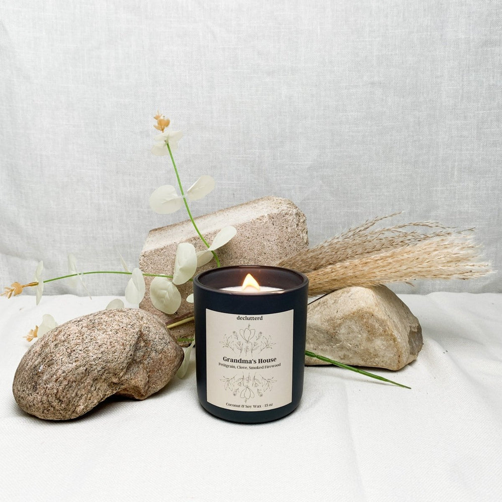 declutterd Grandma's House Wood Wick Candle - lily & onyx