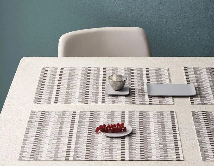 https://lilyandonyx.com/cdn/shop/products/heddle-placemat-296388_1024x.webp?v=1700264792