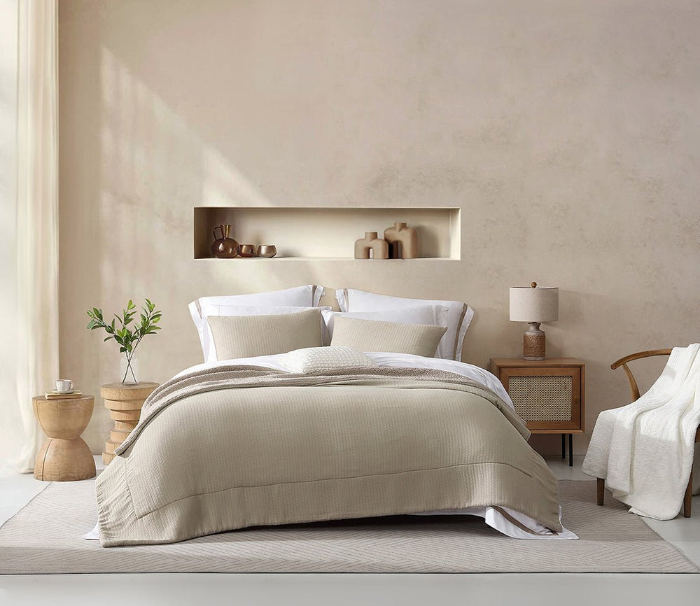 
                      
                        Sunday Citizen Herringbone Snug Coverlet - lily & onyx
                      
                    