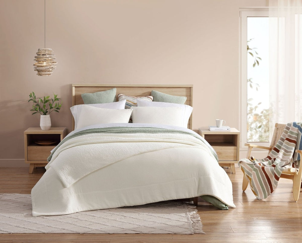 
                      
                        Sunday Citizen Herringbone Snug Coverlet - lily & onyx
                      
                    