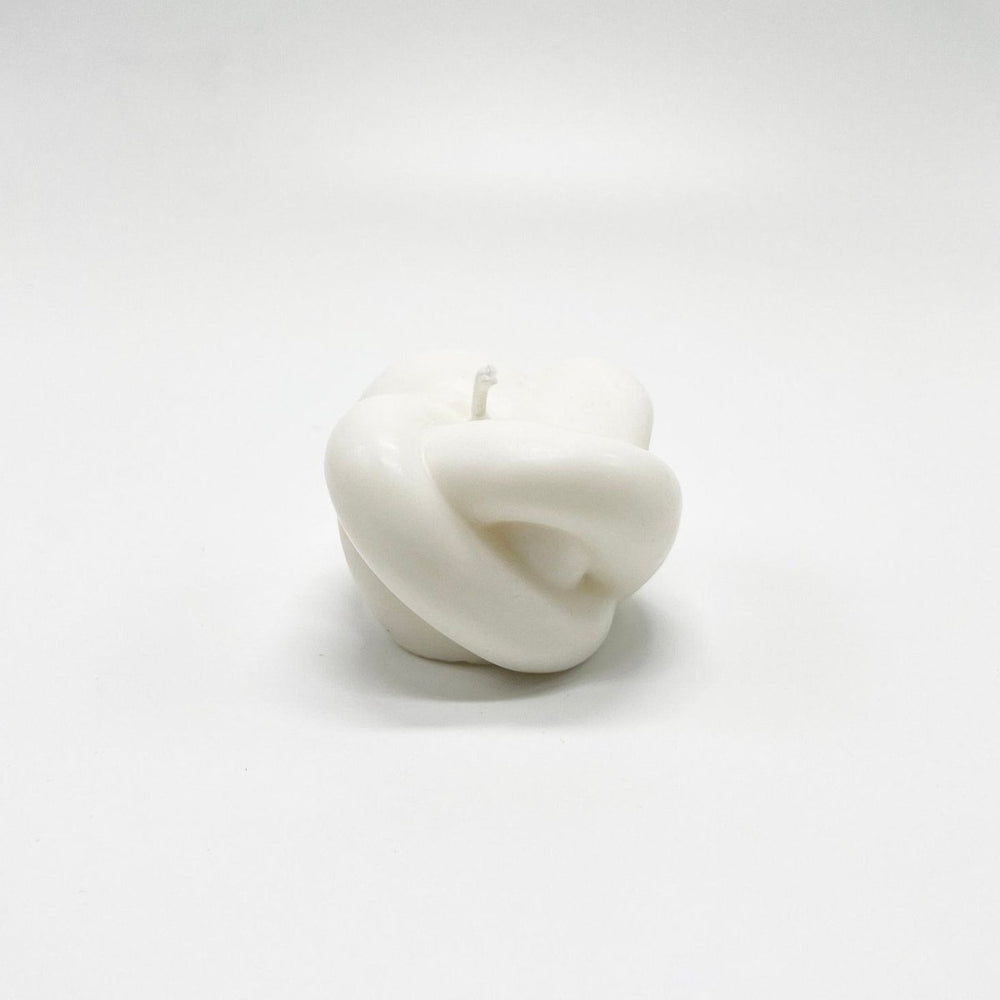 
                      
                        Uno Atelier Knot Candle - lily & onyx
                      
                    