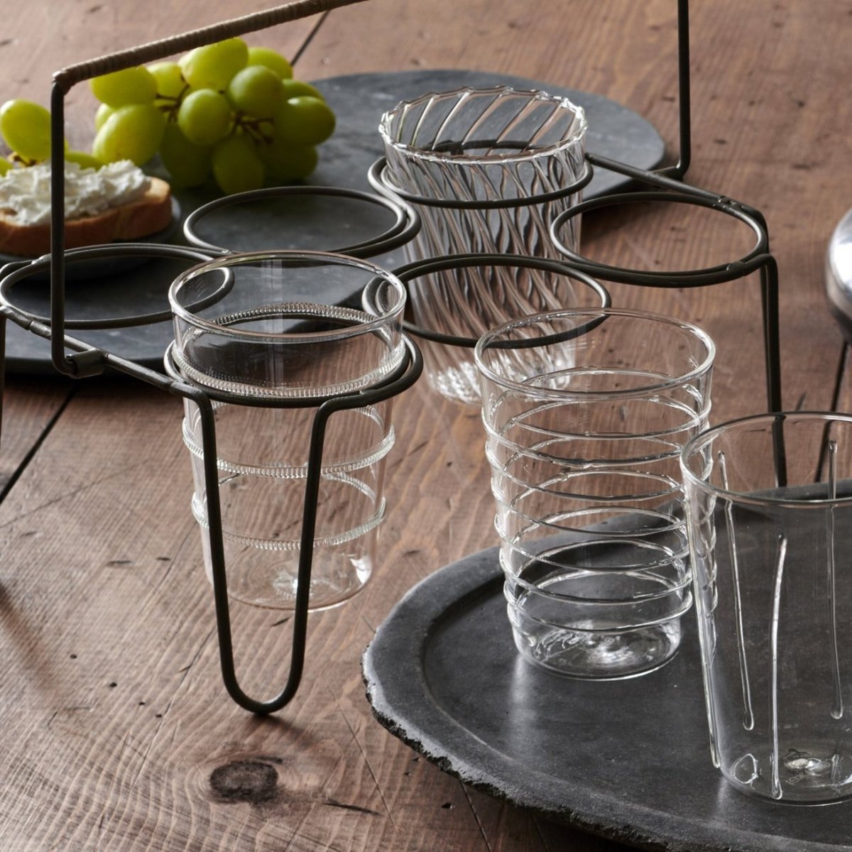 Load image into Gallery viewer, texxture Livenza™ Wire Drink Caddy - lily &amp;amp; onyx
