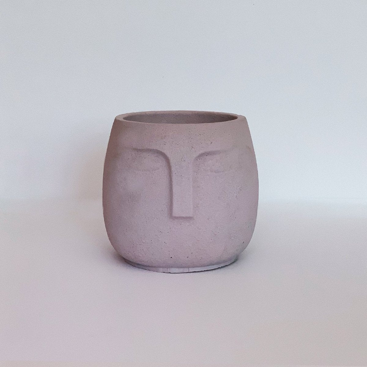 Load image into Gallery viewer, Uno Atelier Louie Concrete Planter, 6 Inch - lily &amp;amp; onyx
