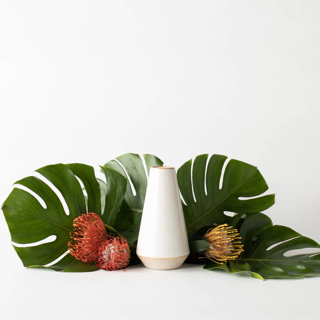 CONVIVIAL Minimal Ivory Bud Vase, 7 Inch