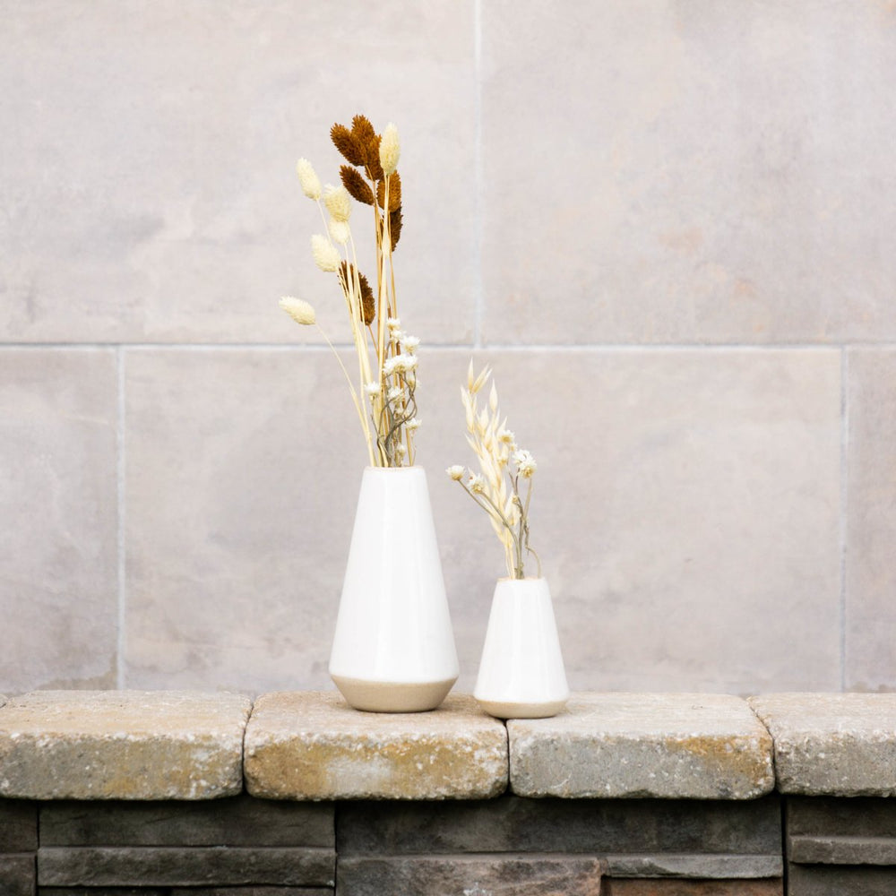 
                      
                        CONVIVIAL Minimal Ivory Bud Vase - lily & onyx
                      
                    