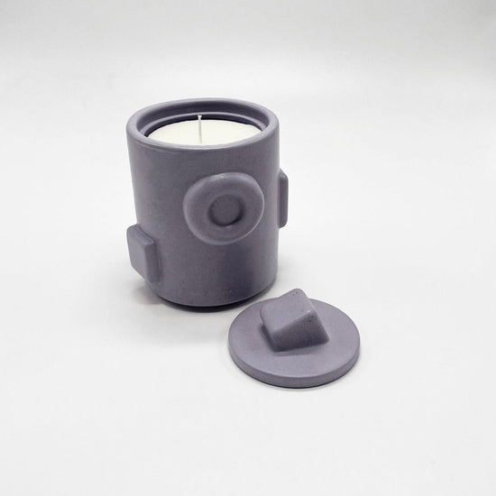 Load image into Gallery viewer, Uno Atelier Norah Concrete Soy Candle - lily &amp;amp; onyx
