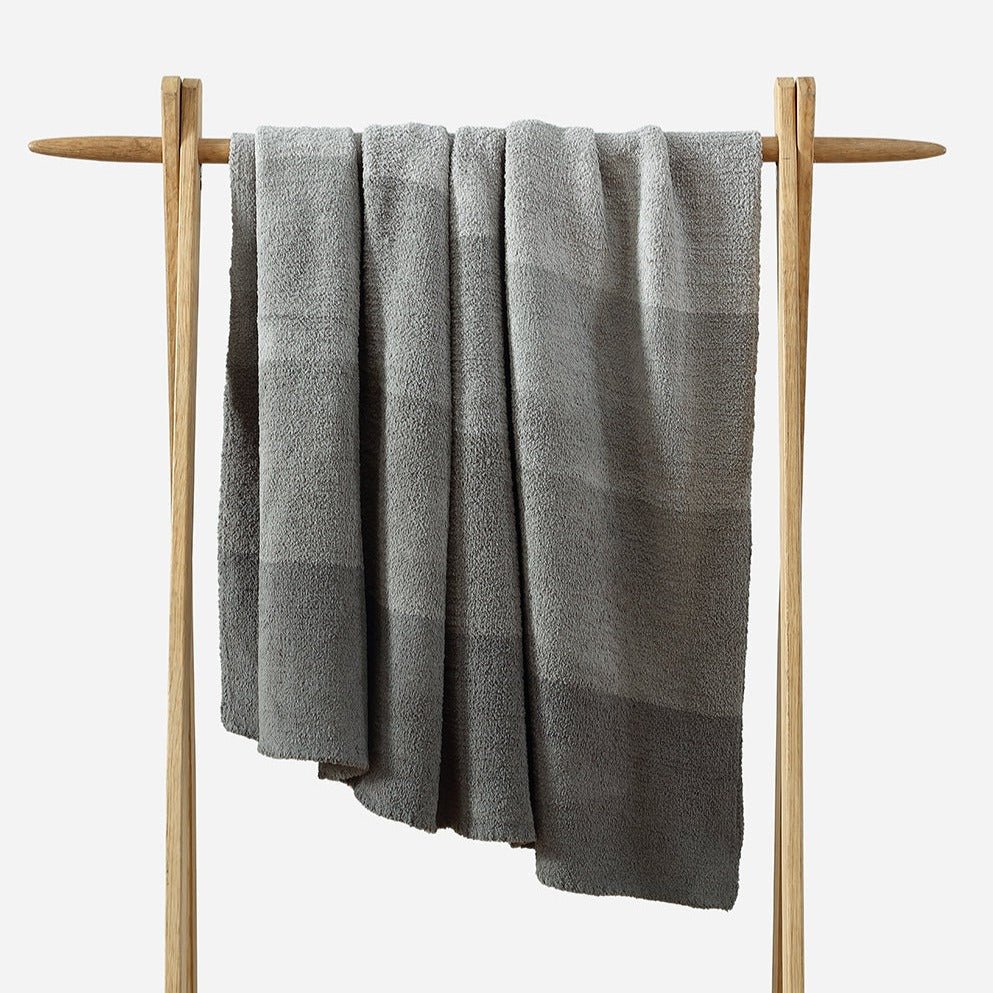 Sunday Citizen Ombre Lightweight Throw - lily & onyx