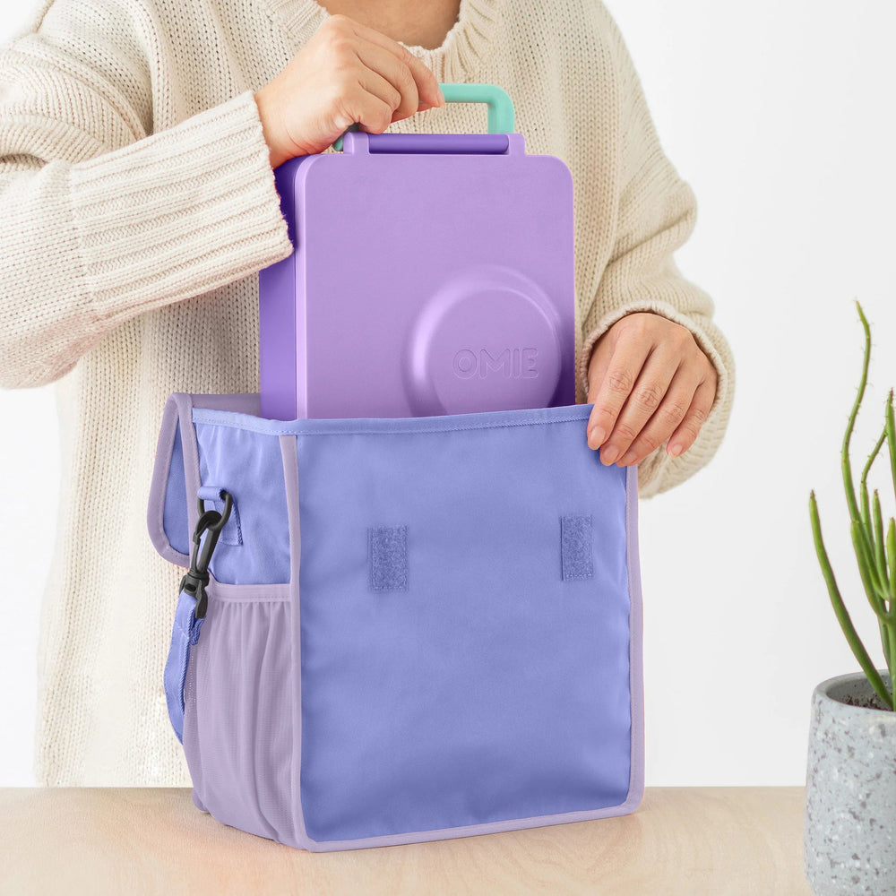 
                      
                        OmieLife OmieTote - lily & onyx
                      
                    