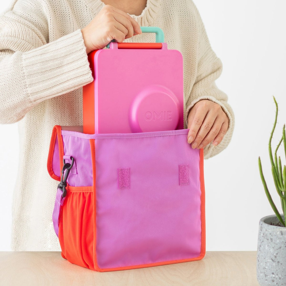 
                      
                        OmieLife OmieTote - lily & onyx
                      
                    