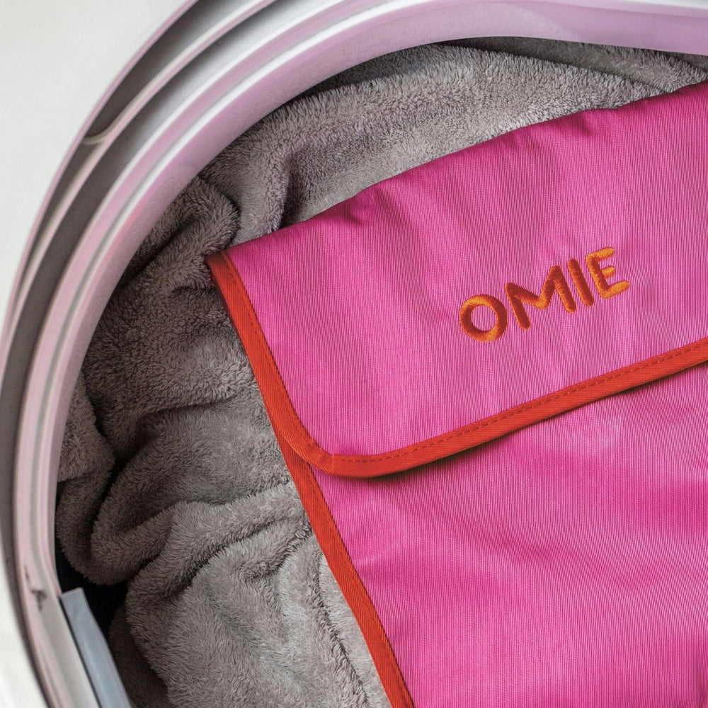 
                      
                        OmieLife OmieTote - lily & onyx
                      
                    