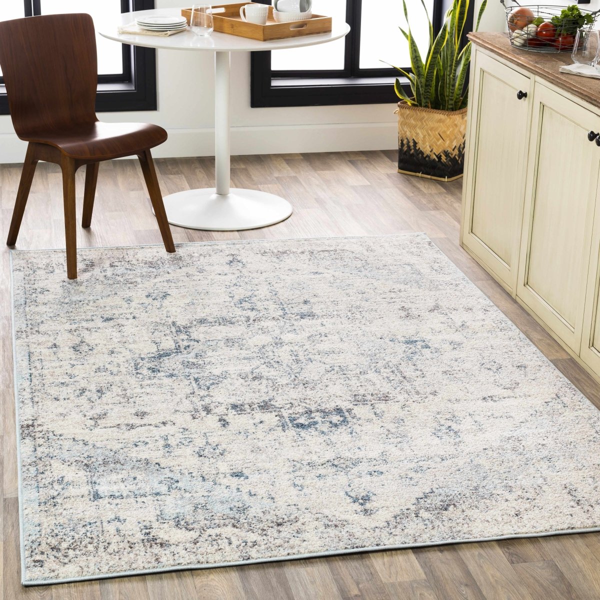 Hauteloom Orrick Area Rug - lily & onyx