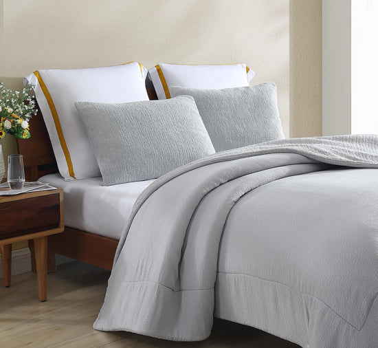 Load image into Gallery viewer, Sunday Citizen Pebble Snug Coverlet - lily &amp;amp; onyx
