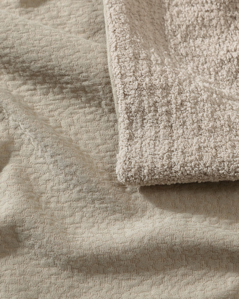 
                      
                        Sunday Citizen Pebble Snug Coverlet - lily & onyx
                      
                    
