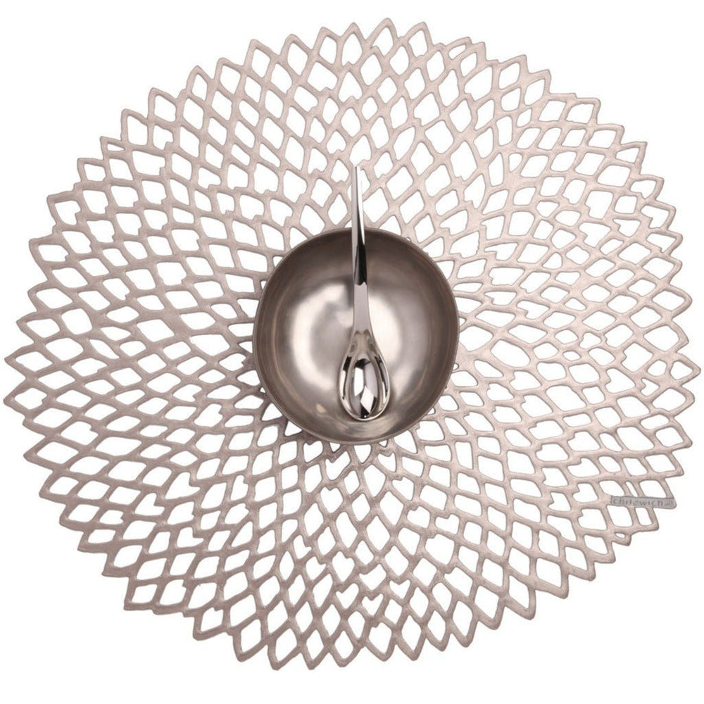 
                      
                        Chilewich Pressed Dahlia Placemat - lily & onyx
                      
                    