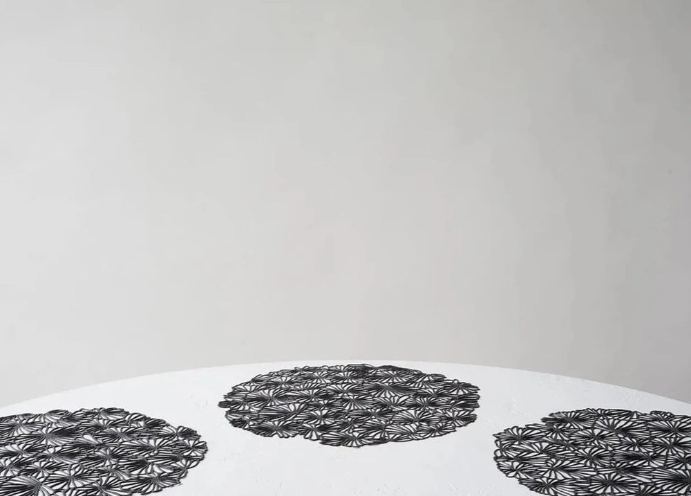 
                      
                        Chilewich Pressed Daisy Placemat - lily & onyx
                      
                    