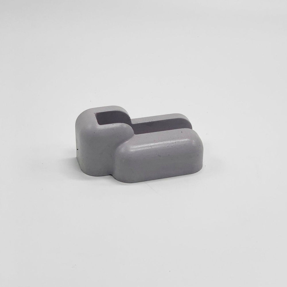 
                      
                        Uno Atelier Rounded Concrete Card Holder - lily & onyx
                      
                    